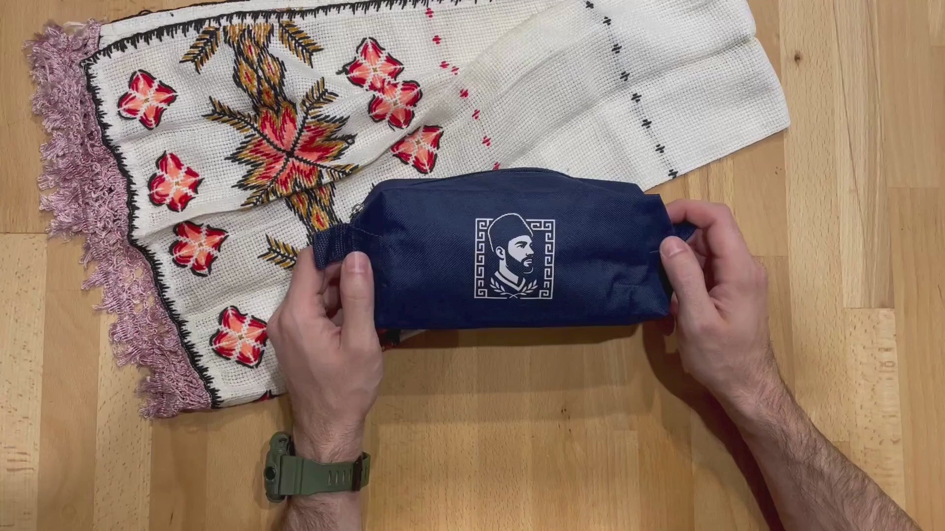 Încarcă clipul video: 